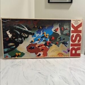Vintage 1975 Risk board game 
Excellent condition!